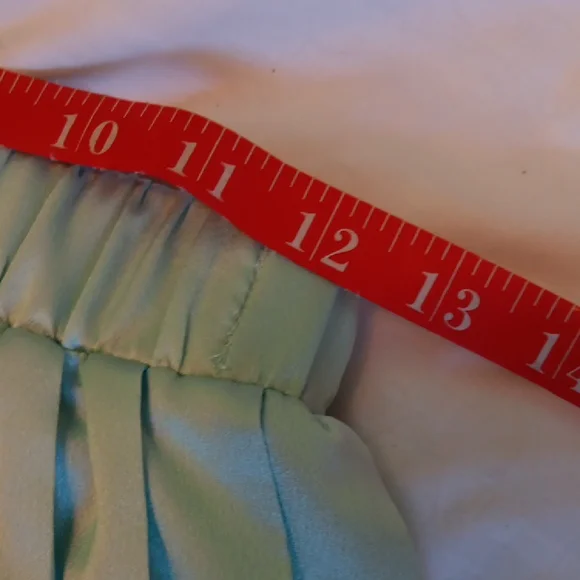 La Hearts Green Asymmetrical Pleated Skater Mini - Picture 8 of 8